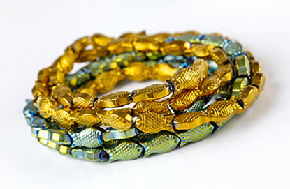 Verschiedene Perlen mit Galvanisierung